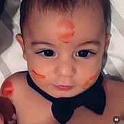 Hratch Shahinyan a rejoint le concours — aidez-le/la à gagner de superbes lots ! adorable, baby, black_bow_tie, bow_tie, cheeks, child, closeup, cute, expression, face, forehead, head, human, infant, lipstick_marks, looking_at_camera, playful, portrait, shoulder, skin