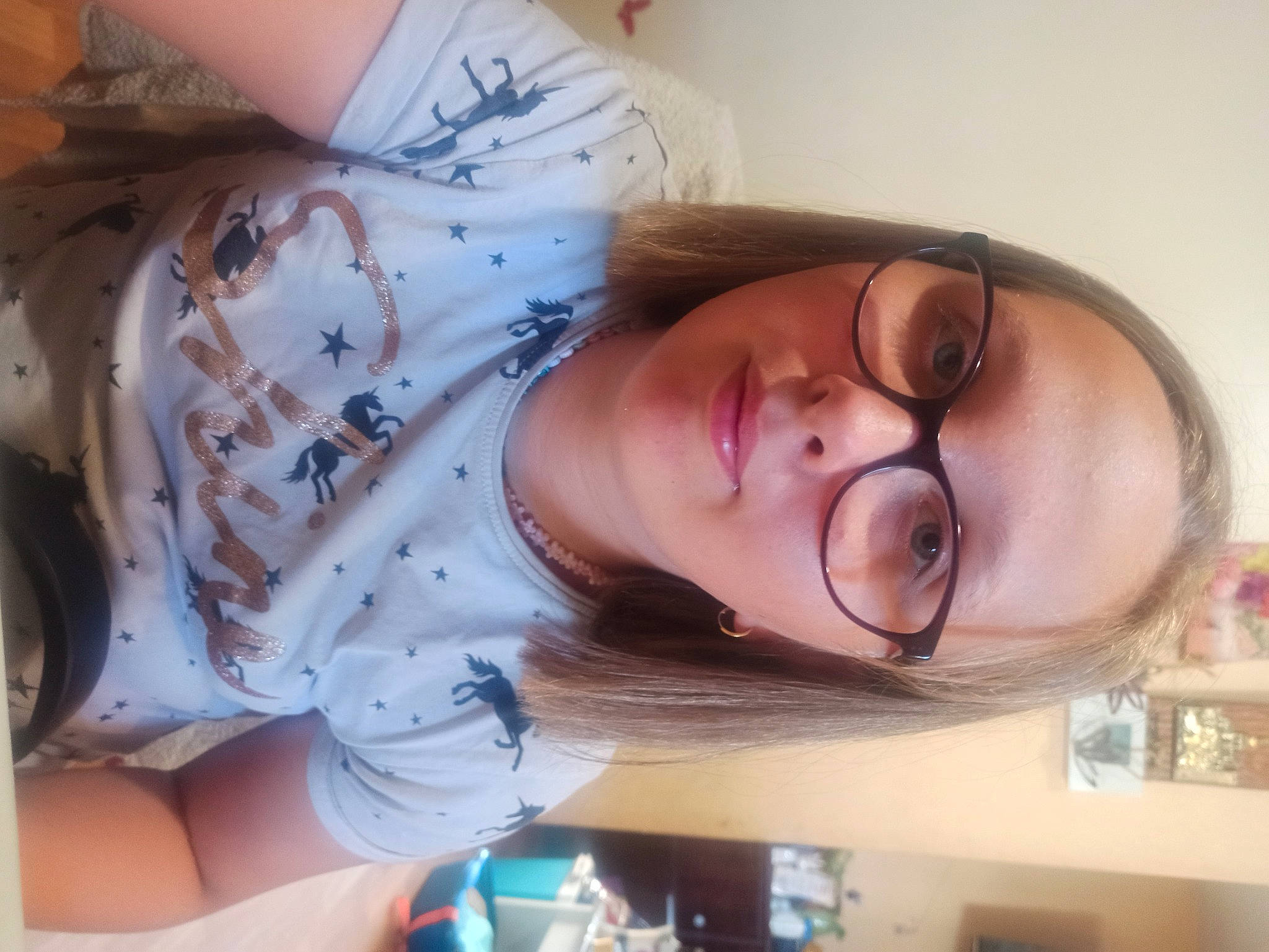 Shaina participe au concours pour gagner de l'argent avec cette photo : beauty, black_hair, cheek, comfort, ear, eyebrow, eyelash, eyewear, forehead, glasses, iris, jaw, lip, mouth, neck, nose, person, shoulder, skin, vision_care