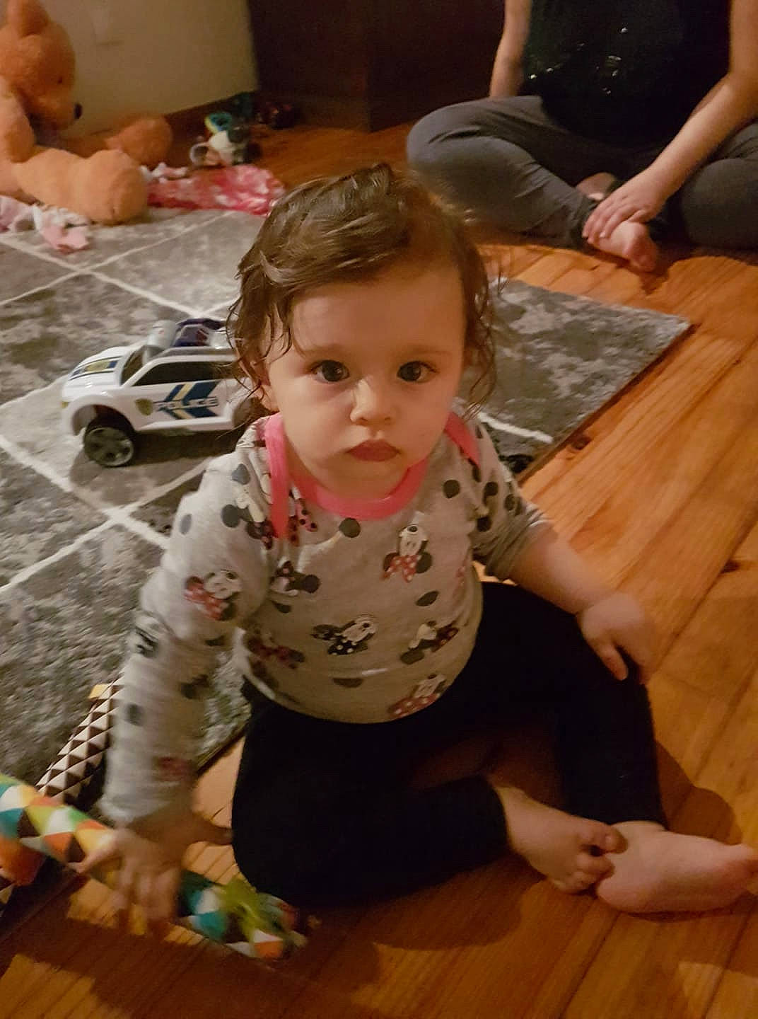 Ema Claudia participe au concours pour gagner de l'argent avec cette photo : arm, child, day, finger, flooring, fun, girl, human_hair_color, infant, leg, person, play, sitting, skin, toddler