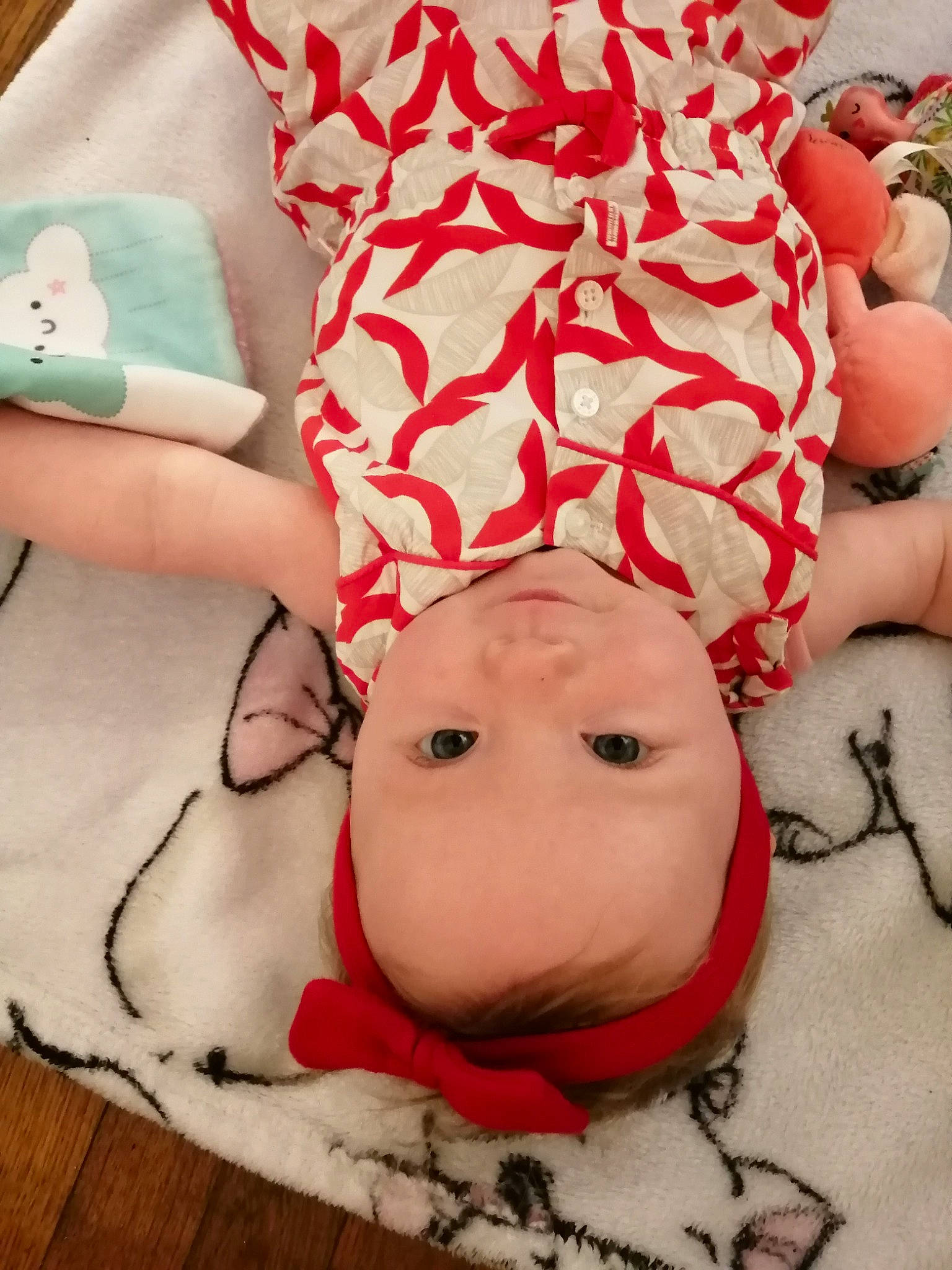 Melinda participe au concours pour gagner de l'argent avec cette photo : baby, baby_sleeping, baby_toddler_clothing, carmine, cheek, child, comfort, design, flesh, happy, linens, mouth, pattern, person, pink, product, red, skin, textile, toddler