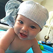 Carl is registered to the contest to win money with this photo: