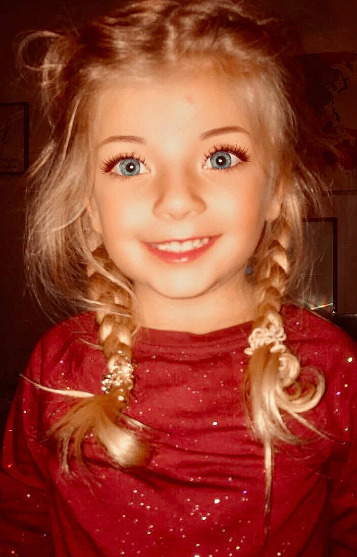 Kora is registered to the contest to win money with this photo: beauty, blond, brown_hair, cheek, child_model, chin, eyebrow, face, forehead, hair, hair_coloring, hairstyle, head, iris, jaw, joy, lip, long_hair, nose, person