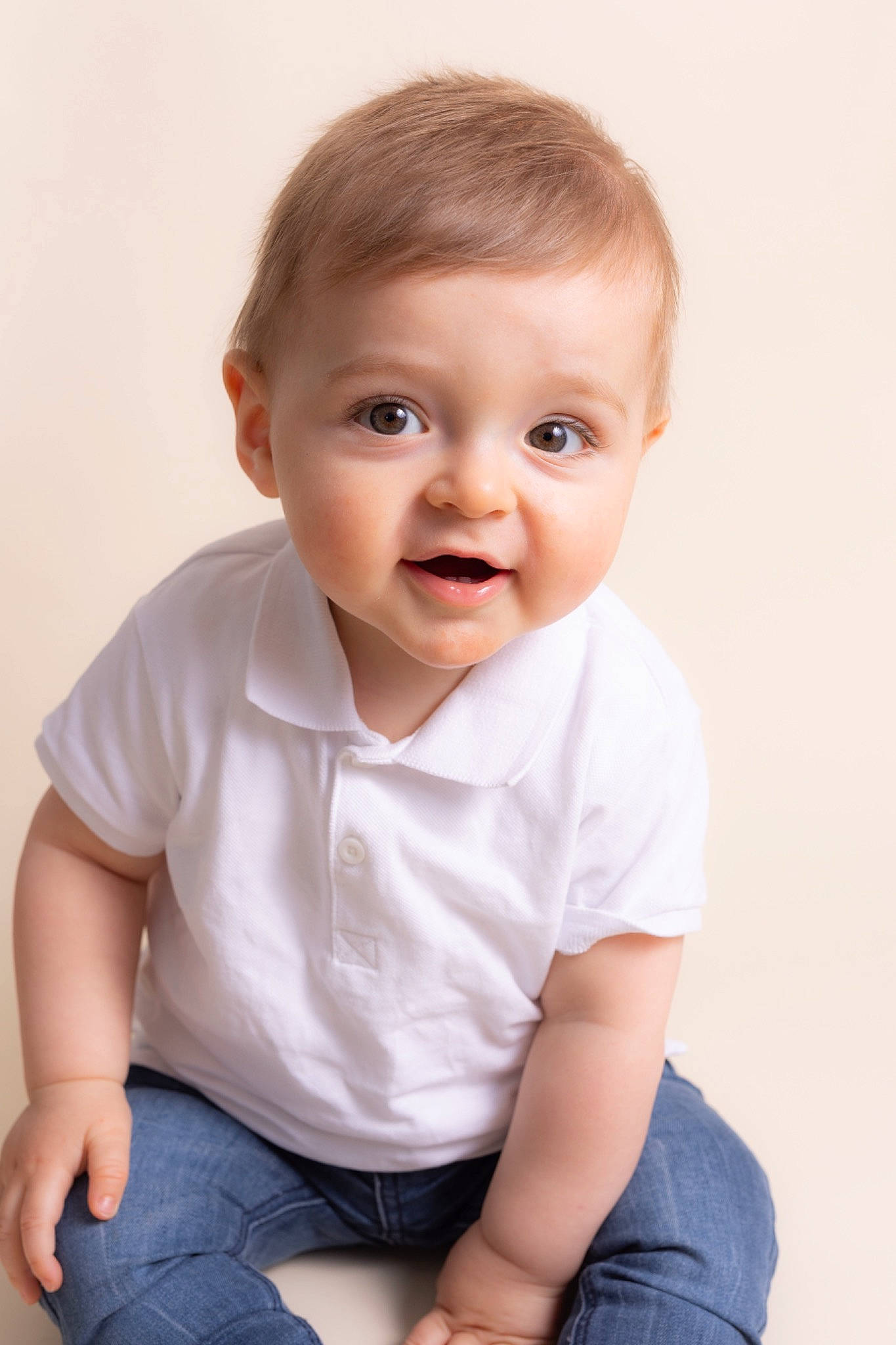 Liam a rejoint le concours — aidez-le/la à gagner de superbes lots ! arm, baby, baby_toddler_clothing, cheek, child, chin, collar, dress_shirt, flash_photography, happy, iris, joint, lip, neck, nose, person, skin, sleeve, smile, t_shirt