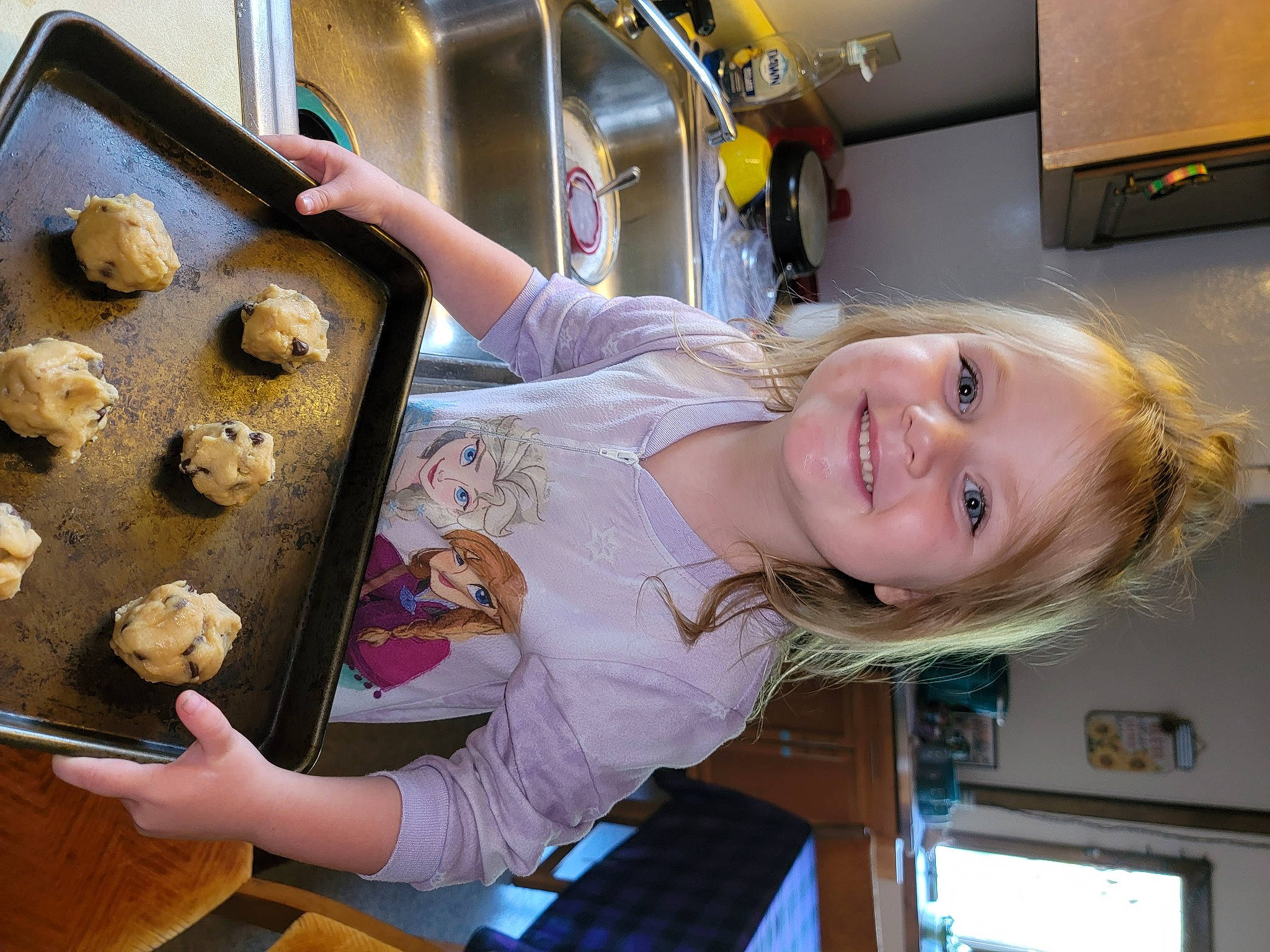Jurnee is registered to the contest to win money with this photo: baking, child, comfort_food, cooking, cuisine, fast_food, finger_food, food, fun, homemaker, ingredient, joy, junk_food, kitchen, kitchen_appliance, machine, person, recipe, room, smile