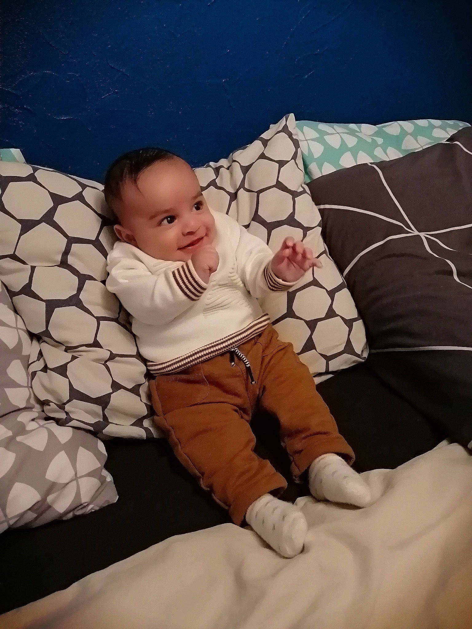 Aydan a rejoint le concours — aidez-le/la à gagner de superbes lots ! baby, baby_sleeping, bedtime, child, comfort, person, toddler