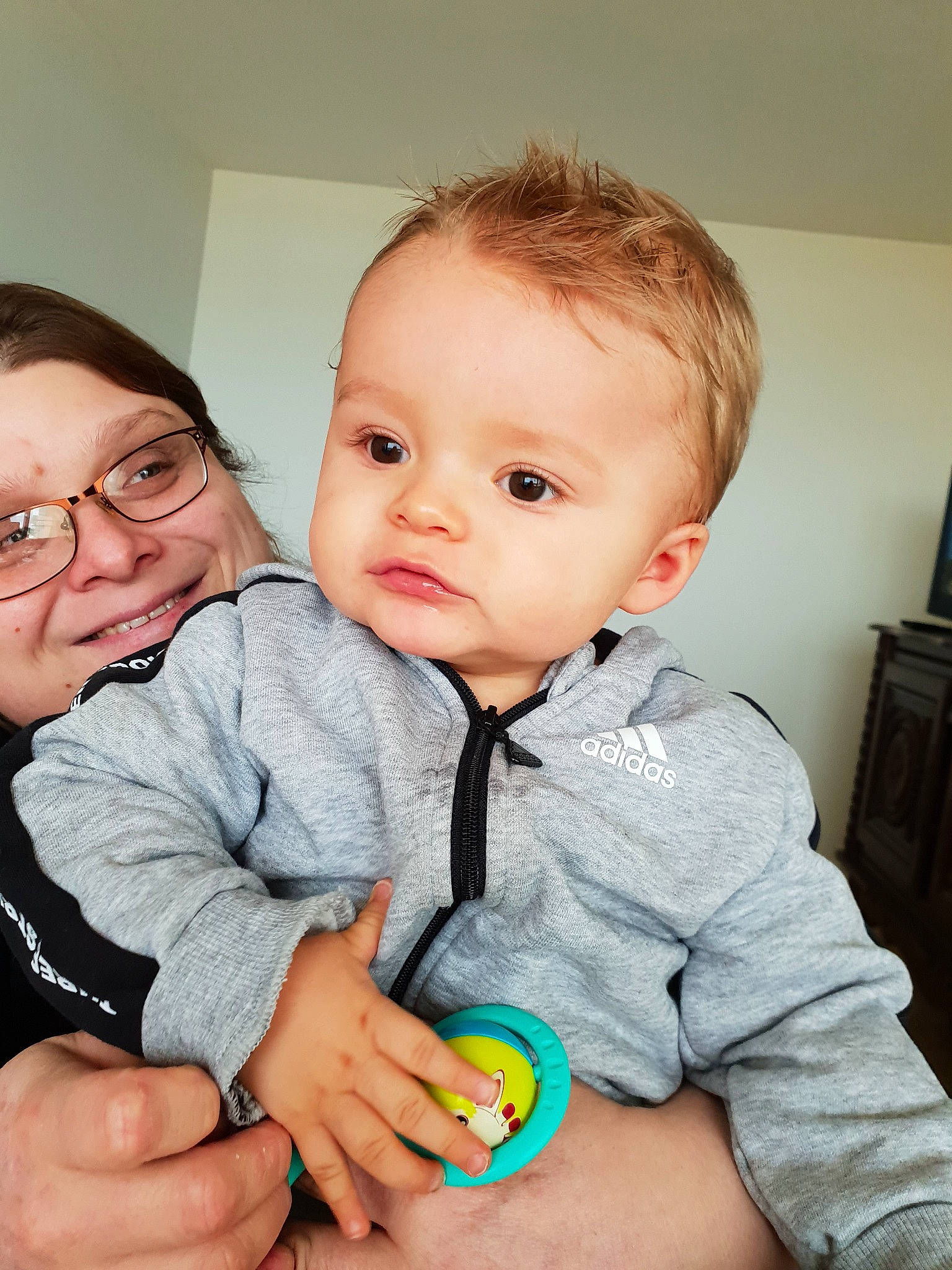 Tiago participe au concours pour gagner de l'argent avec cette photo : baby_products, boy, cheek, child, day, ear, eye, fun, girl, happiness, infant, joy, mother, nose, organ, people, person, product, sibling, skin