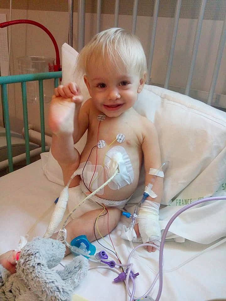 Loucyan a rejoint le concours — aidez-le/la à gagner de superbes lots ! abdomen, arm, baby, baby_toddler_clothing, bathing, cheek, chest, diaper, eye, face, fun, happy, head, iris, joy, person, skin, smile, thigh, thumb