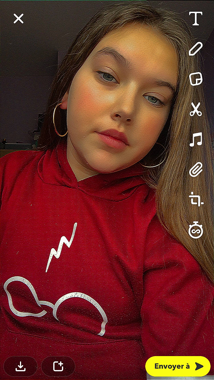 Madone participe au concours pour gagner de l'argent avec cette photo : black_hair, cheek, chin, cool, eye, eyebrow, eyelash, flash_photography, forehead, head, jacket, jewellery, lip, long_hair, neck, nose, organ, person, red, skin