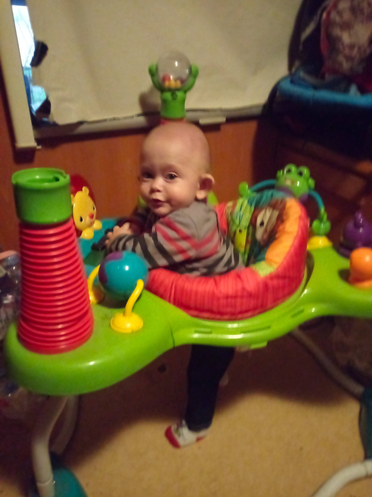 Rayley participe au concours pour gagner de l'argent avec cette photo : baby, baby_playing_with_toys, baby_products, baby_toys, chair, child, event, fun, leisure, mammal, person, plastic, play, recreation, room, sitting, smile, toddler, toy, toy_vehicle