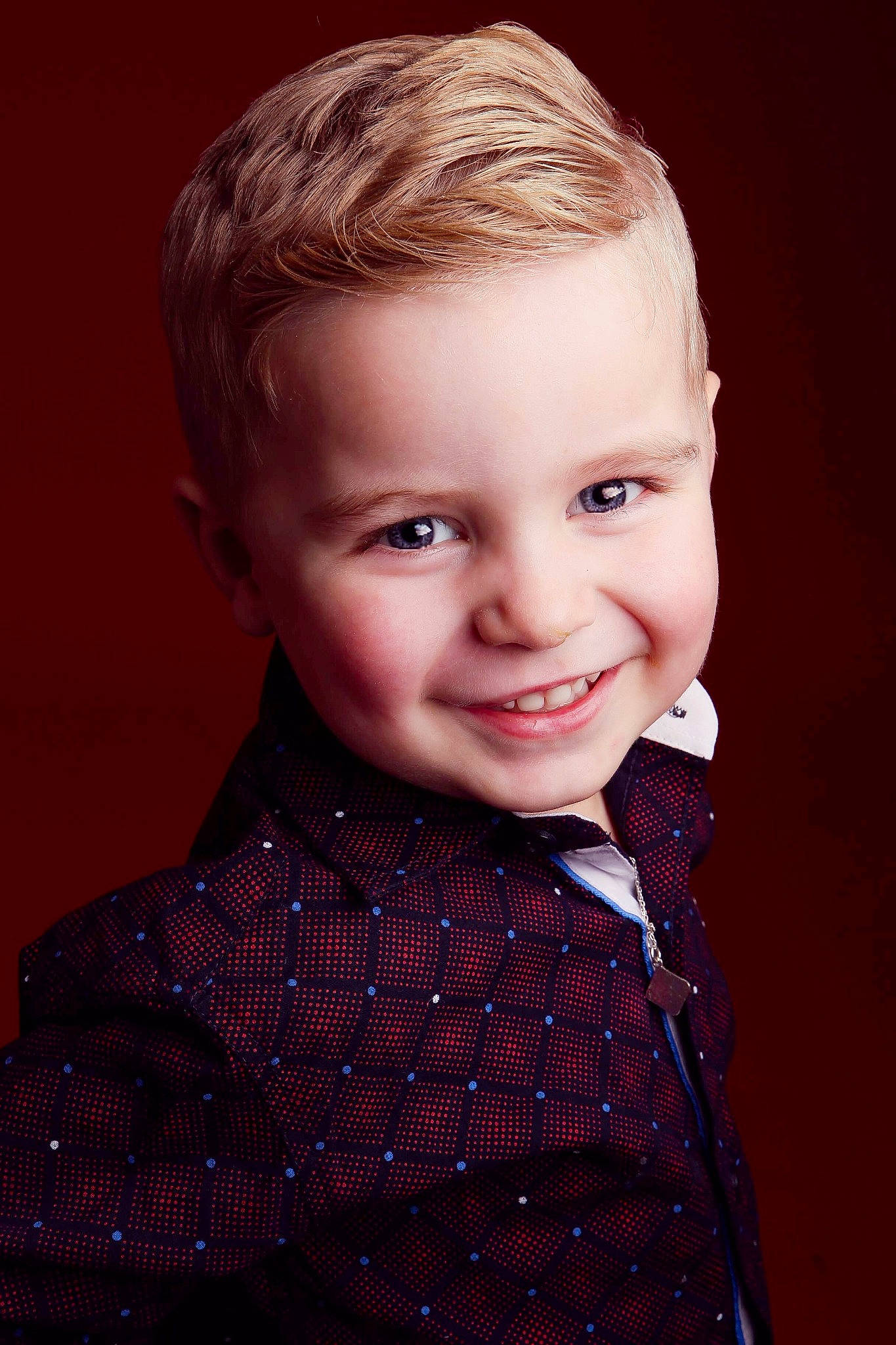 Jenson is registered to the contest to win money with this photo: blond, cheek, child, child_model, chin, eye, eyebrow, face, facial_expression, forehead, hair, hairstyle, head, joy, lip, nose, person, portrait, portrait_photography, skin