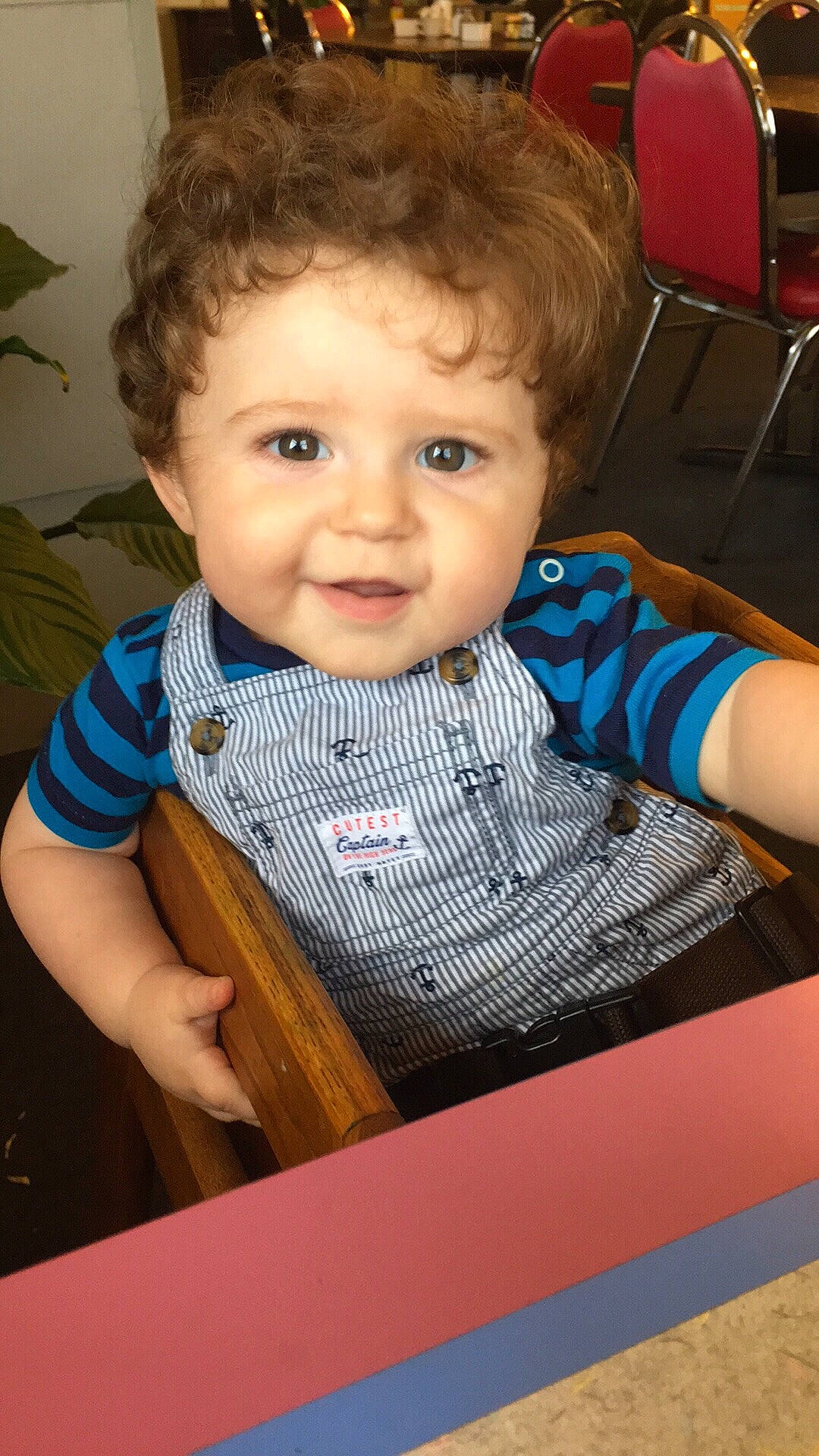 Darien is registered to the contest to win money with this photo: boy, cheek, child, day, eye, finger, fun, girl, hair, hairstyle, head, human_hair_color, infant, organ, person, play, product, sitting, skin, smile