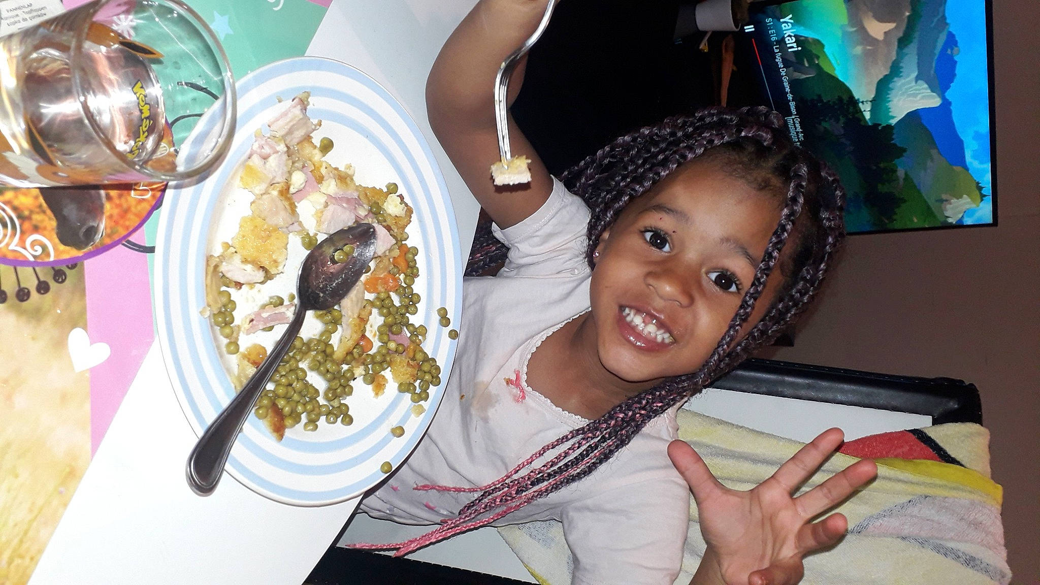 Iliana a rejoint le concours — aidez-le/la à gagner de superbes lots ! adaptation, child, cuisine, dish, eating, food, joy, meal, person, smile, toddler, vegetarian_food