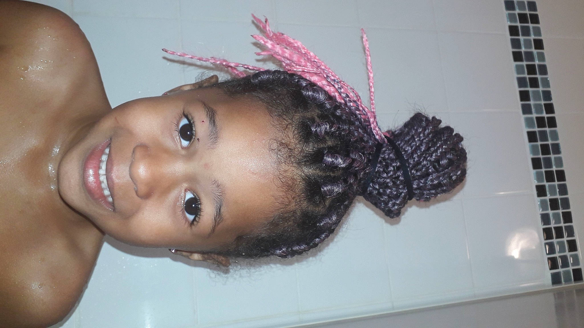 Iliana participe au concours pour gagner de l'argent avec cette photo : beauty, black_hair, cornrows, eyebrow, eyelash, forehead, hair, hair_accessory, hairstyle, joy, lip, person, skin