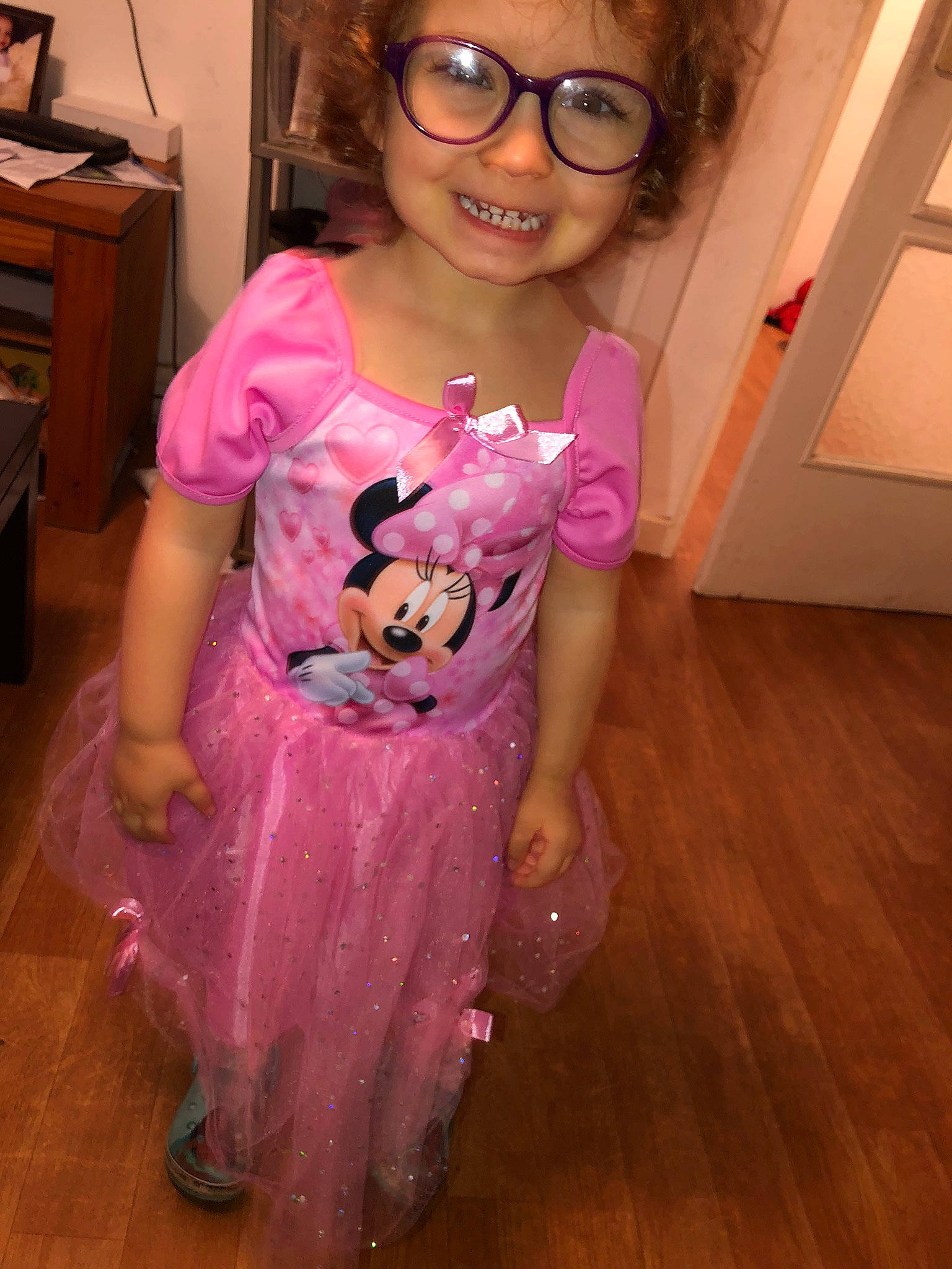 Kelly a rejoint le concours — aidez-le/la à gagner de superbes lots ! ballet_tutu, child, costume, dress, glasses, joy, person, pink, toddler