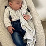 Kingsley a rejoint le concours — aidez-le/la à gagner de superbes lots ! baby, sleeping, blanket, denim, socks, baby_chair, clothing, infant, indoor, cozy, cute, soft_texture, face, hand, footwear, resting, child, person, white, comfort