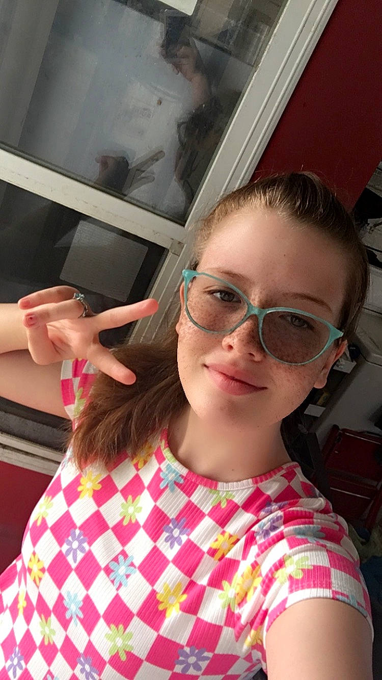 Ayla is registered to the contest to win money with this photo: chin, eyebrow, eyelash, eyewear, facial_expression, forehead, gesture, glasses, hairstyle, jaw, joint, joy, lip, mouth, neck, person, photograph, shoulder, skin, smile