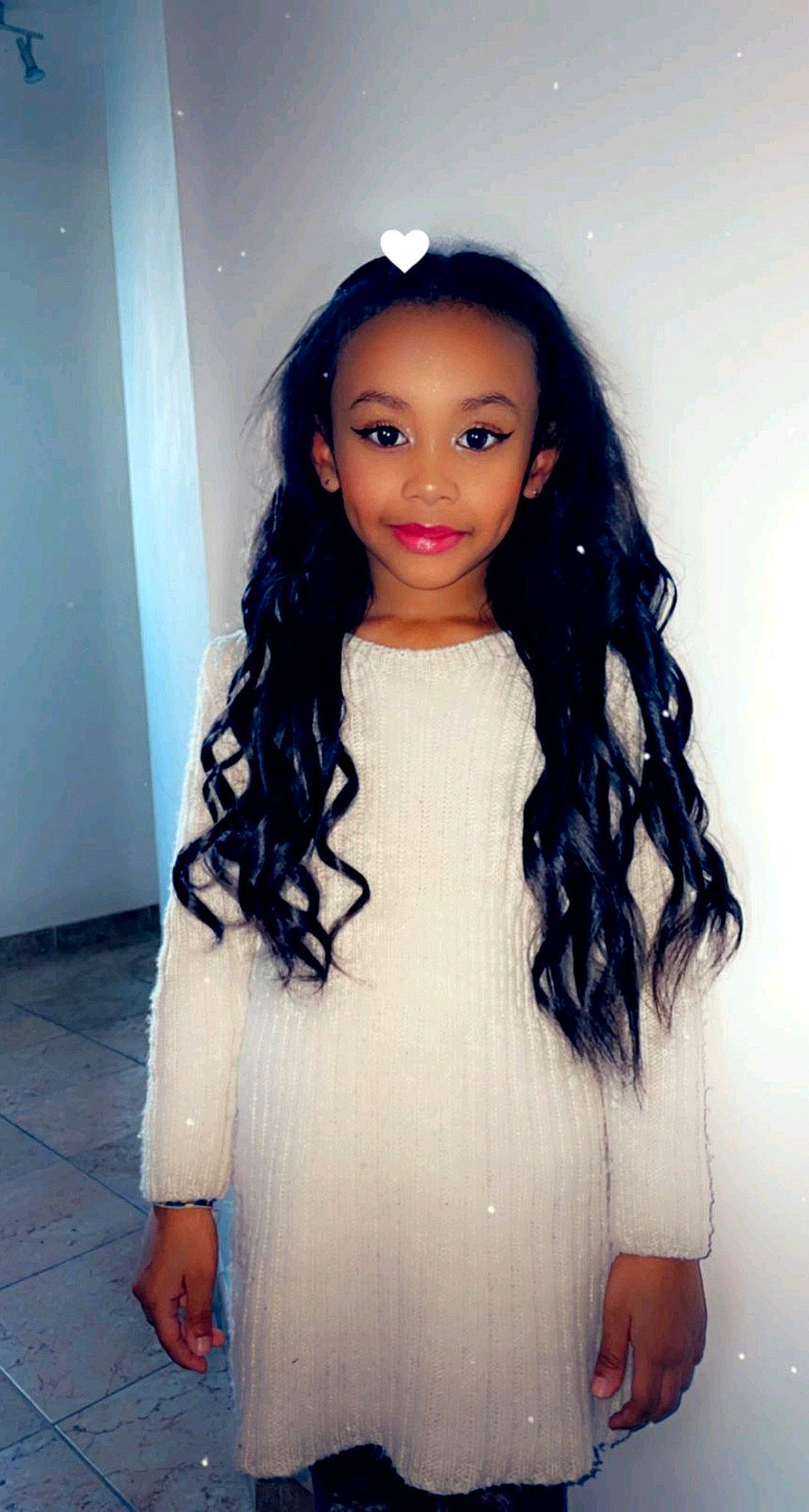 Ines a rejoint le concours — aidez-le/la à gagner de superbes lots ! black_hair, dress, eye, eyebrow, eyelash, face, fashion_design, hair, happy, head, human_body, iris, joy, lip, makeover, neck, outerwear, person, shoulder, skin