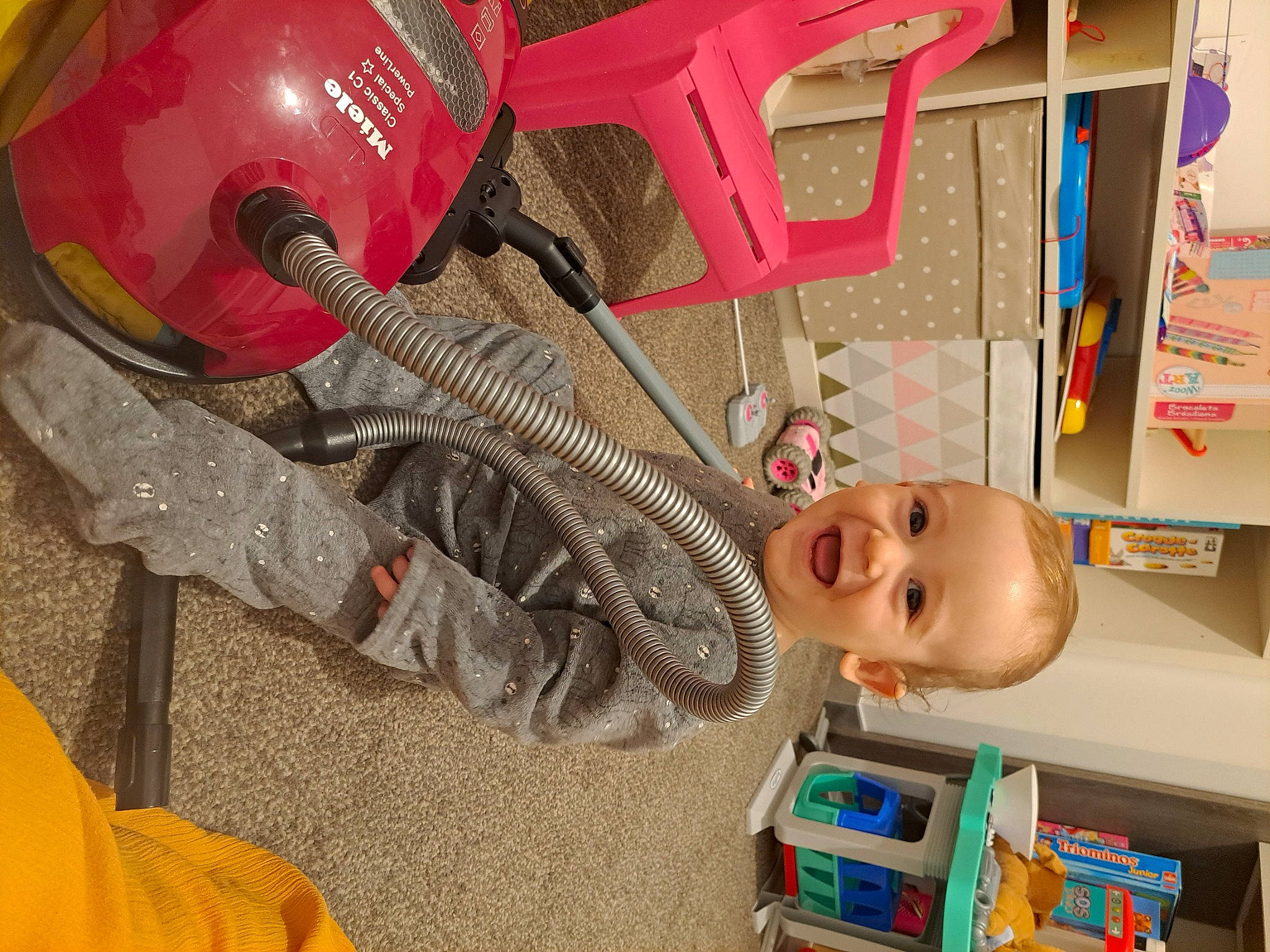 Lénaël a rejoint le concours — aidez-le/la à gagner de superbes lots ! auto_part, automotive_tire, automotive_wheel_system, baby, baby_products, building, carmine, child, fun, helmet, joy, machine, motor_vehicle, person, room, shelf, smile, tire, toddler, toy