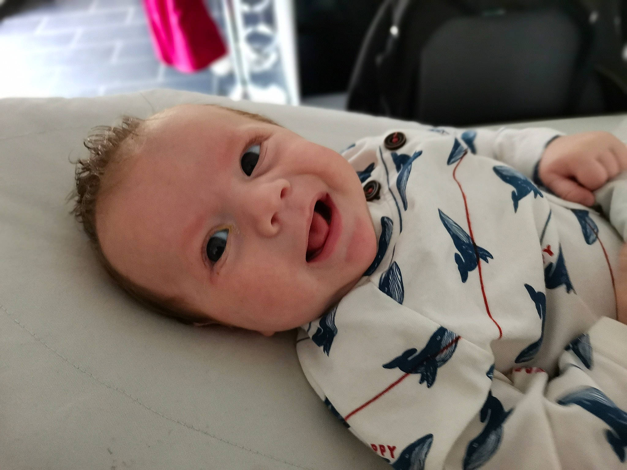 Malonn a rejoint le concours — aidez-le/la à gagner de superbes lots ! baby, baby_laughing, baby_products, baby_toddler_clothing, carmine, cheek, child, comfort, eyelash, flooring, fun, happy, laugh, lip, person, room, skin, smile, toddler