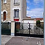 Sparrow a rejoint le concours — aidez-le/la à gagner de superbes lots ! architecture, balcony, building, door, facade, gate, home, house, material_property, property, real_estate, residential_area, window