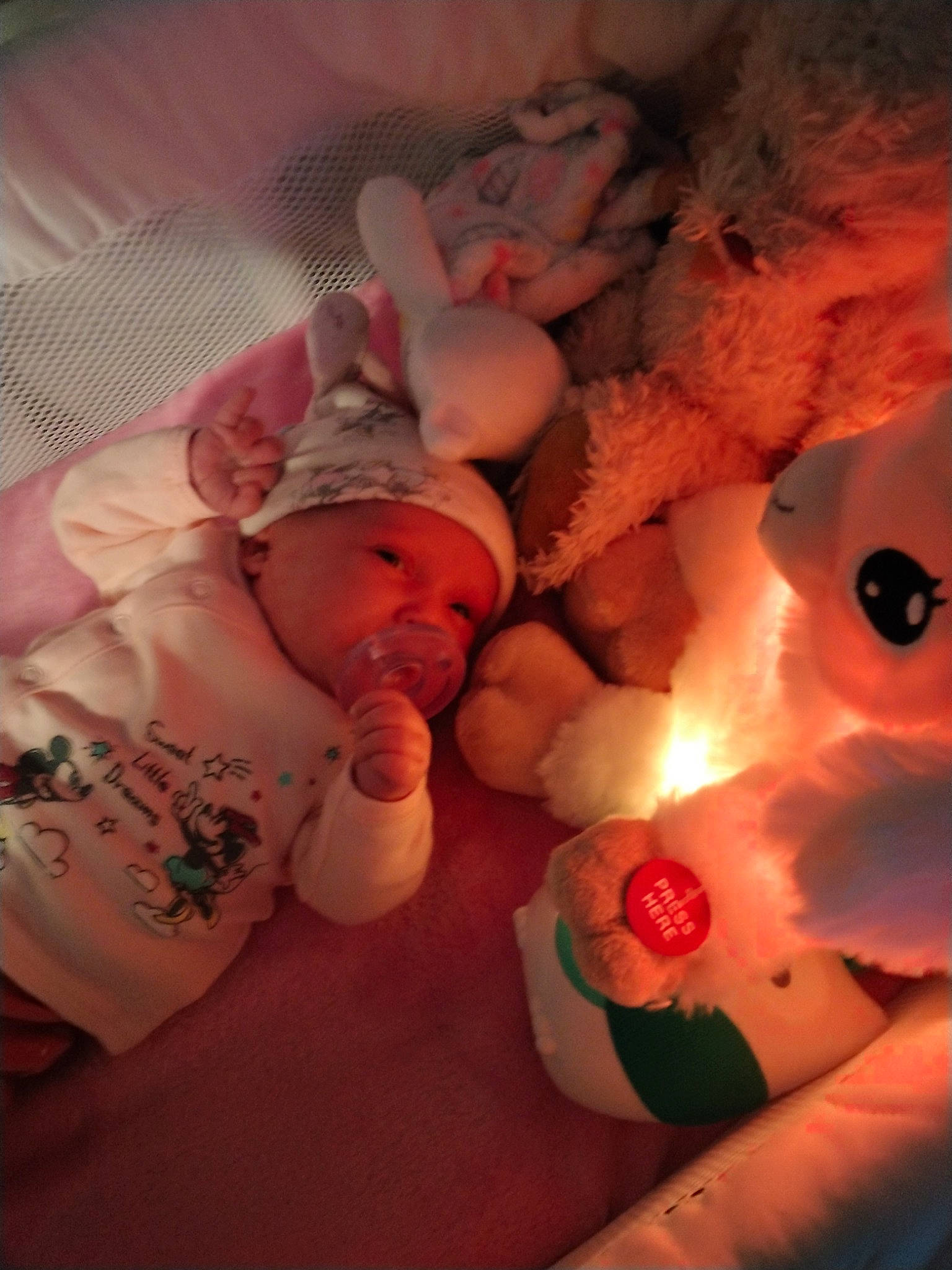 Freyja is registered to the contest to win money with this photo: abdomen, baby, carmine, chest, child, event, finger, fun, happy, hat, headwear, lip, mouth, nose, orange, peach, person, petal, skin, toddler