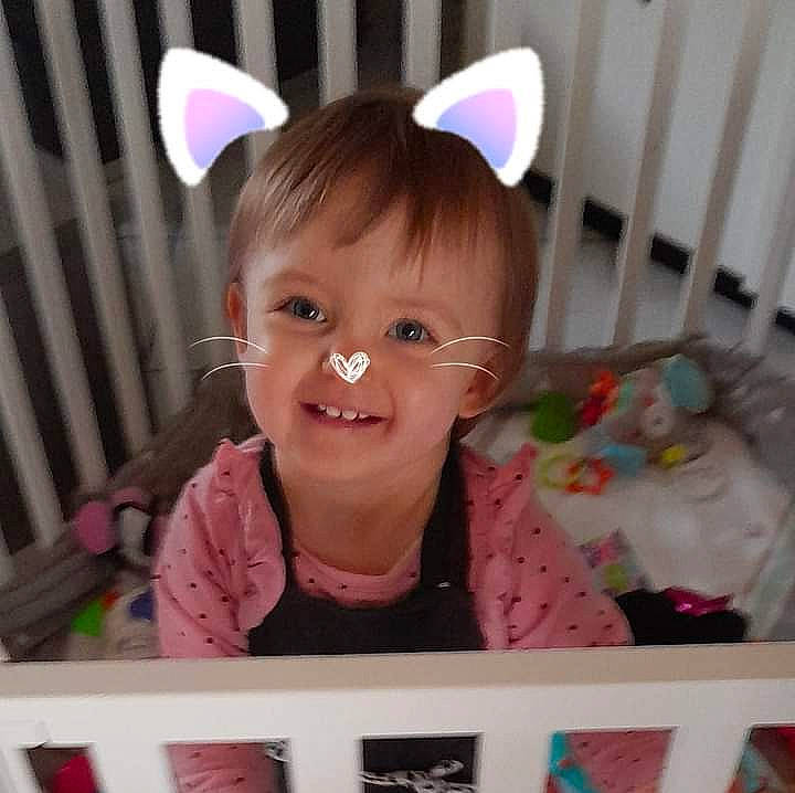 Myla a rejoint le concours — aidez-le/la à gagner de superbes lots ! baby, baby_safety, baby_toddler_clothing, cheek, cradle, ear, eyelash, fun, happy, infant_bed, iris, joy, nursery, organ, person, pink, product, skin, sleeve, smile