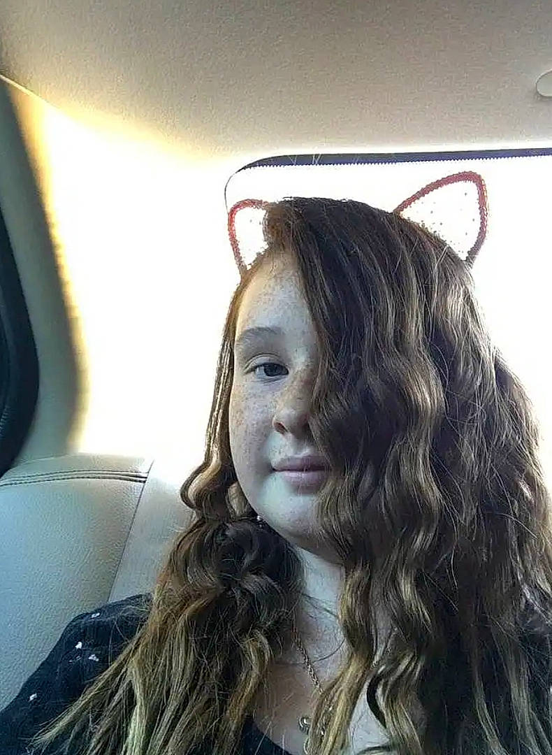 Karene is registered to the contest to win money with this photo: beauty, black_hair, blond, brown_hair, chin, eyebrow, face, feathered_hair, forehead, hair, hair_coloring, hairstyle, jaw, layered_hair, lip, long_hair, nose, person, photography, selfie