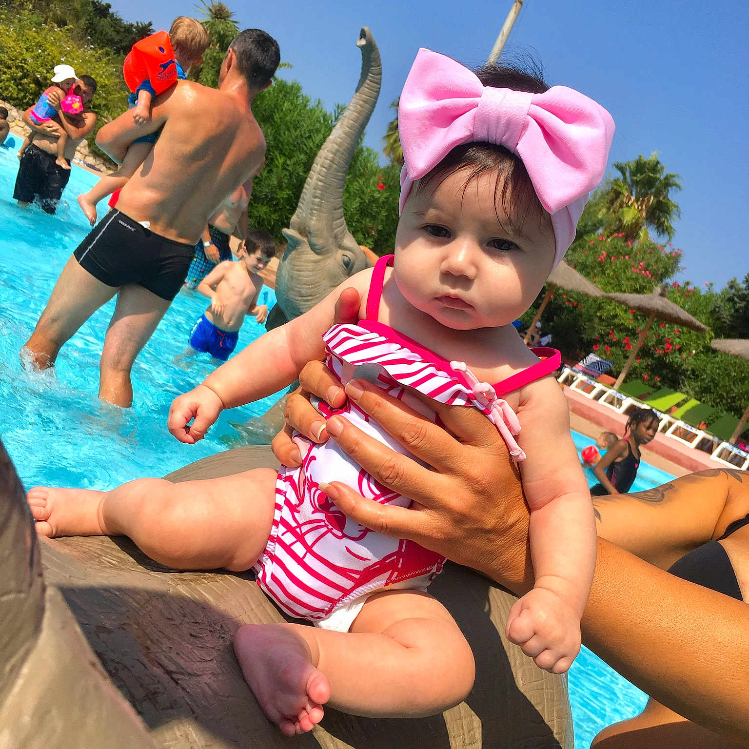 Kelsy a rejoint le concours — aidez-le/la à gagner de superbes lots ! child, fun, girl, happiness, headgear, leisure, person, recreation, summer, swimwear, tourism, vacation