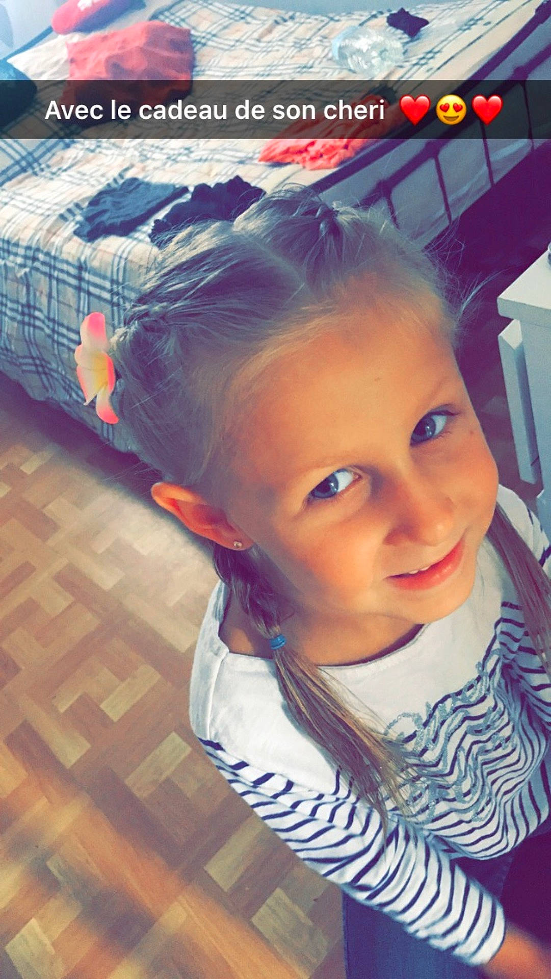 Zoé participe au concours pour gagner de l'argent avec cette photo : child, cool, day, eye, forehead, fun, girl, hair_coloring, happiness, head, person, photo_caption, pink, play, product, purple, skin, smile, toddler