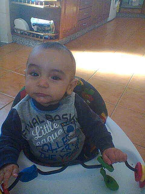 Martim a rejoint le concours — aidez-le/la à gagner de superbes lots ! baby, baby_toddler_clothing, cheek, child, cool, eye, finger, floor, flooring, forehead, hairstyle, hand, head, iris, mouth, nose, person, skin, sleeve, toddler