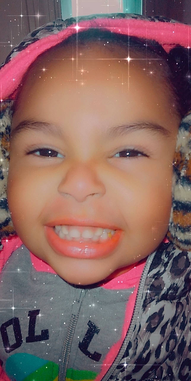 Nariah is registered to the contest to win money with this photo: cheek, chin, eye, eyebrow, eyelash, face, facial_expression, forehead, hairstyle, head, human, jaw, joy, lip, mouth, neck, nose, organ, person, photograph