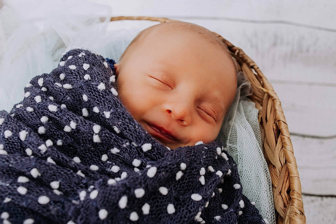 Thao a rejoint le concours — aidez-le/la à gagner de superbes lots ! baby, baby_sleeping, baby_toddler_clothing, beauty, child, comfort, face, fashion_accessory, fur, linens, pattern, person, portrait_photography, skin, sleeve, toddler, wool
