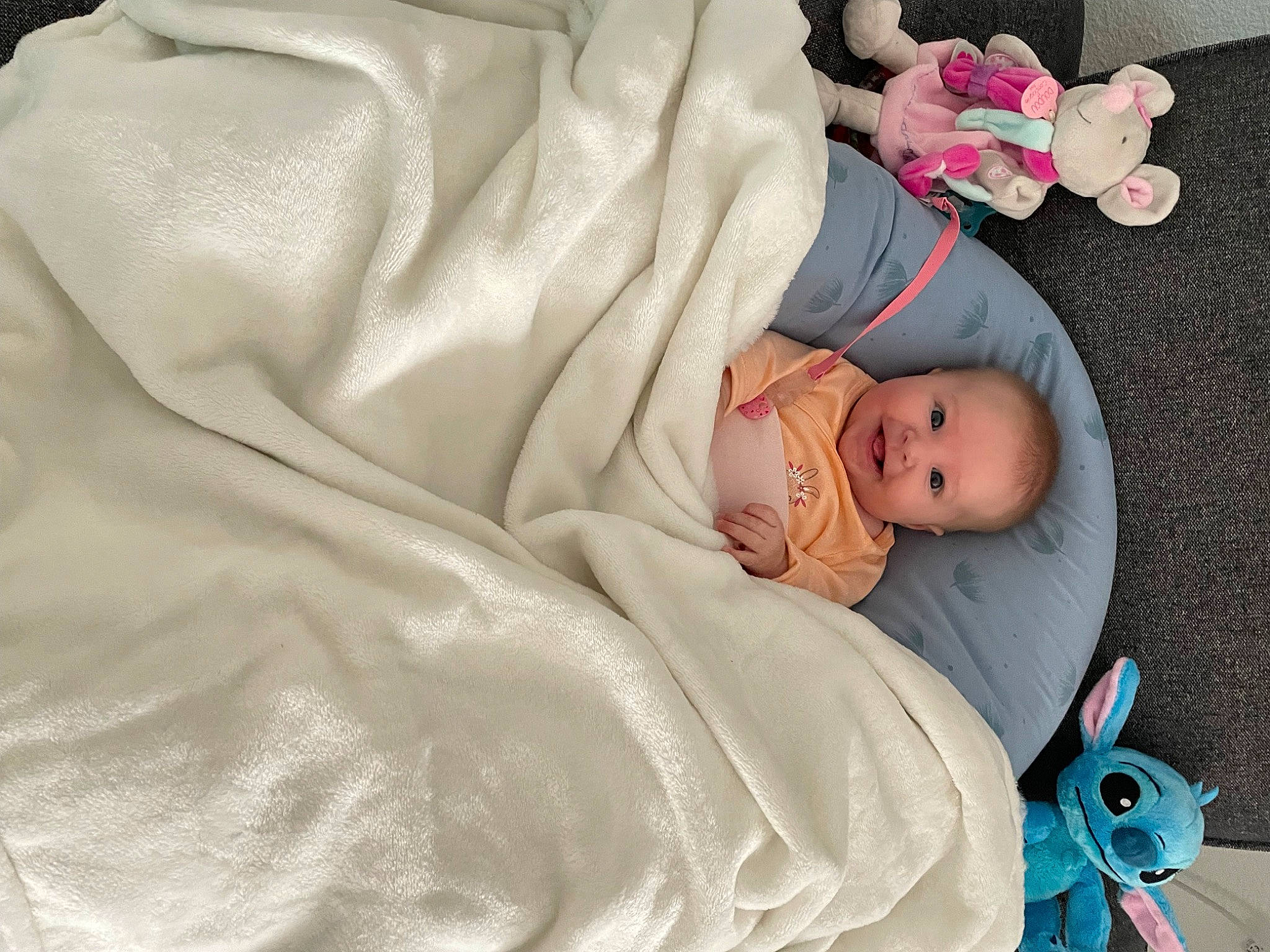 Ava a rejoint le concours — aidez-le/la à gagner de superbes lots ! baby, baby_products, baby_safety, baby_sleeping, baby_toddler_clothing, bedding, bedtime, child, comfort, hat, joy, linens, nap, person, room, skin, sleep, textile, toddler