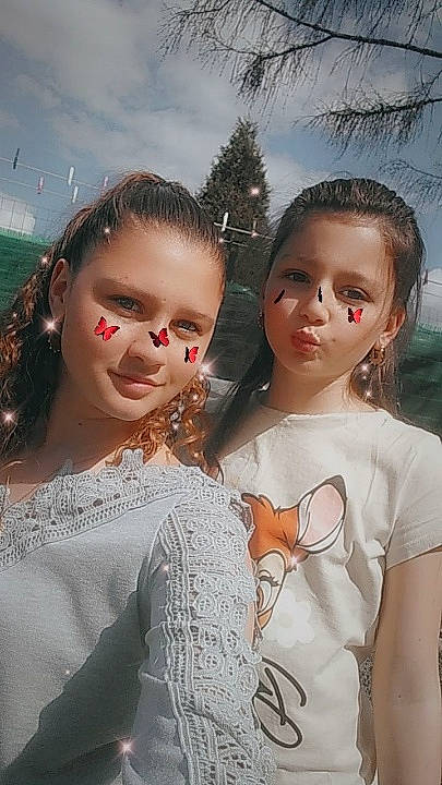 Shayline participe au concours pour gagner de l'argent avec cette photo : clothing, cloud, dress, eye, eyebrow, eyelash, face, flash_photography, gesture, gown, hair, hairstyle, happy, head, iris, joy, lip, neck, person, shoulder