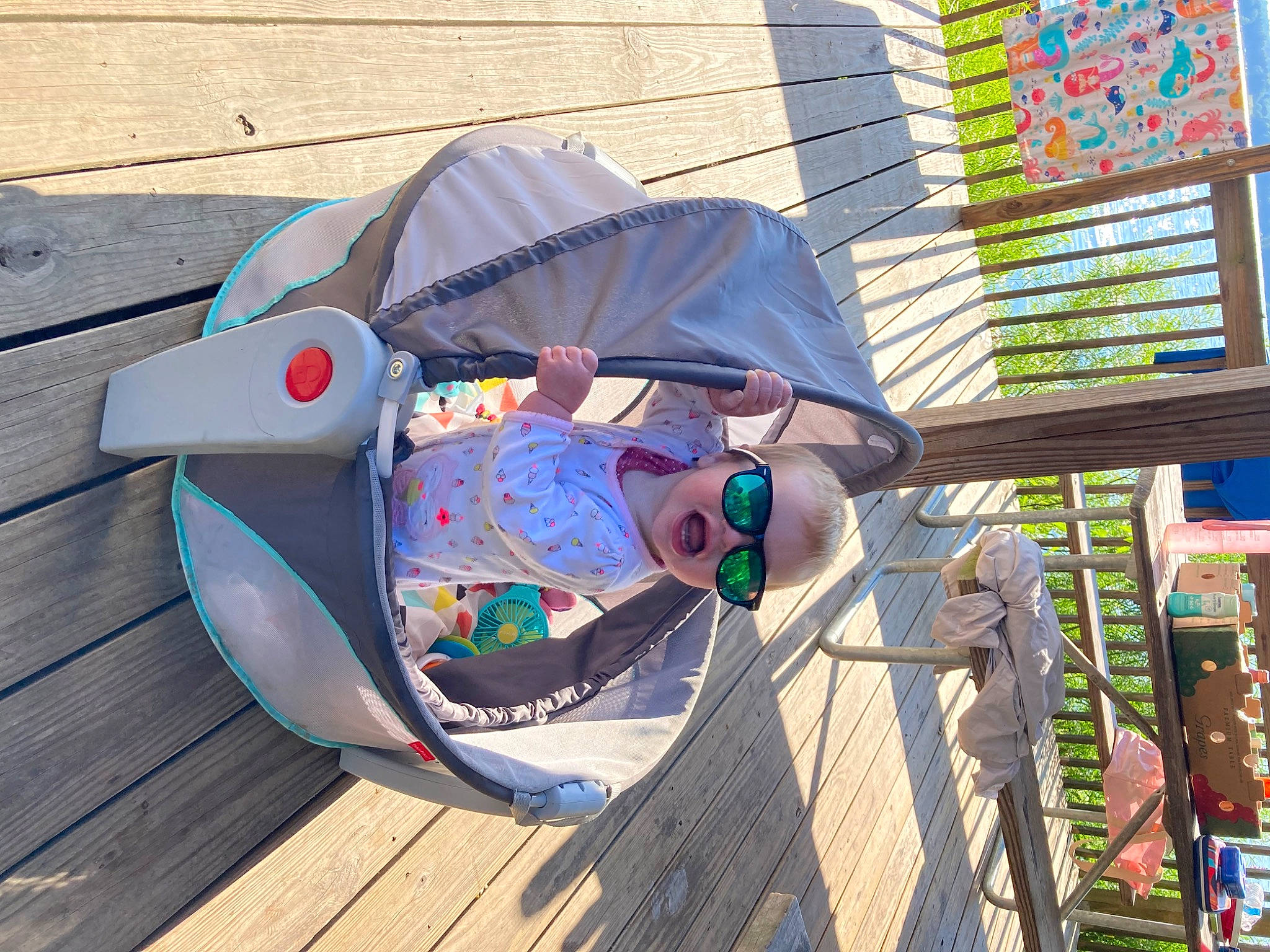 Daphne is registered to the contest to win money with this photo: art, eyewear, facade, fun, glass, hardwood, leisure, pattern, person, plastic, tints_and_shades, tree, visual_arts, wood