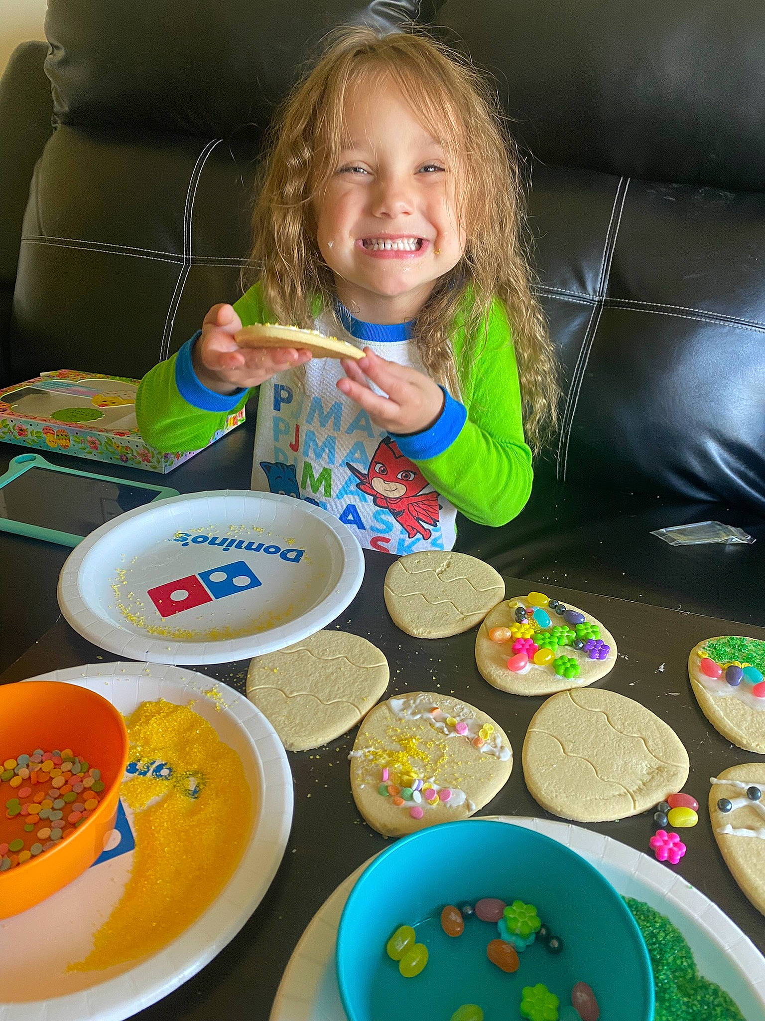 Rosalee is registered to the contest to win money with this photo: art, chair, child, cuisine, dishware, food, fun, joy, paint, person, plate, play, recreation, serveware, sharing, smile, sweetness, t_shirt, table, tableware