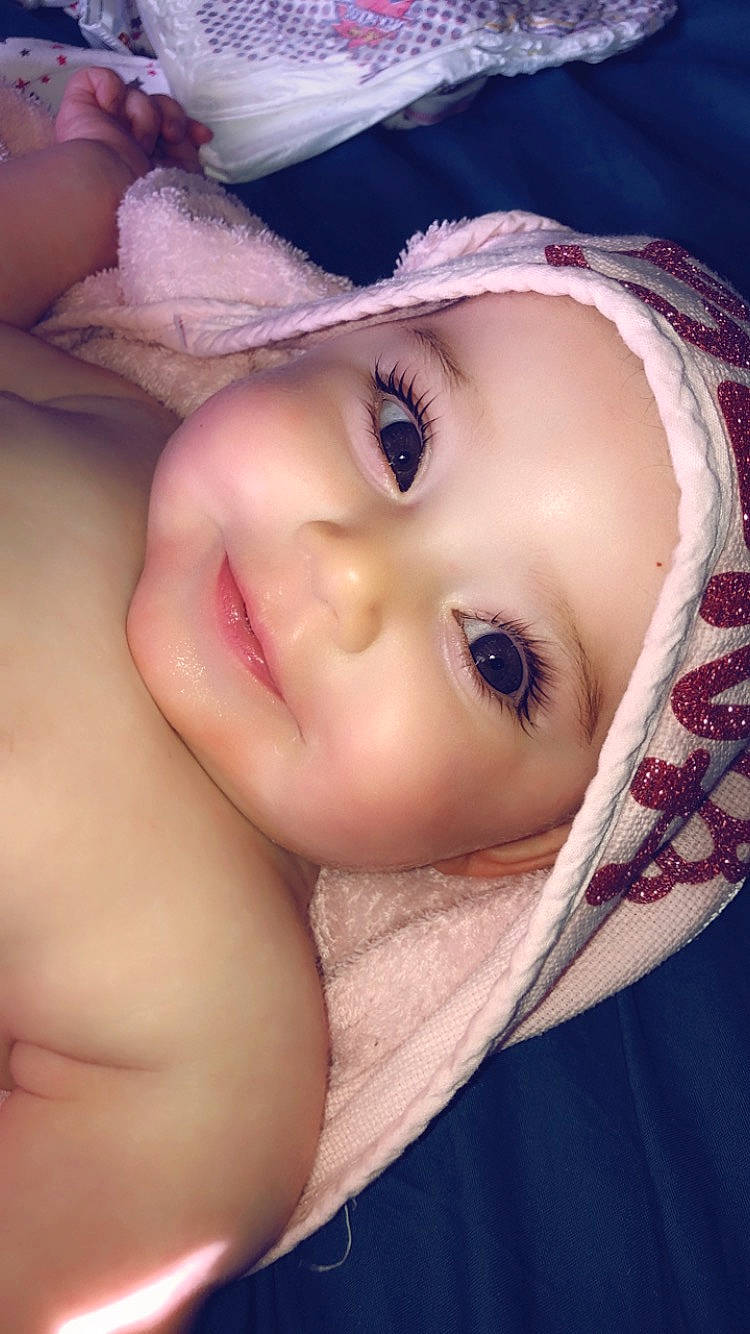 ëzna a rejoint le concours — aidez-le/la à gagner de superbes lots ! cheek, chin, eye, eyebrow, eyelash, facial_expression, flash_photography, forehead, happy, hat, headgear, headwear, human_body, iris, joy, lip, mouth, nose, organ, person