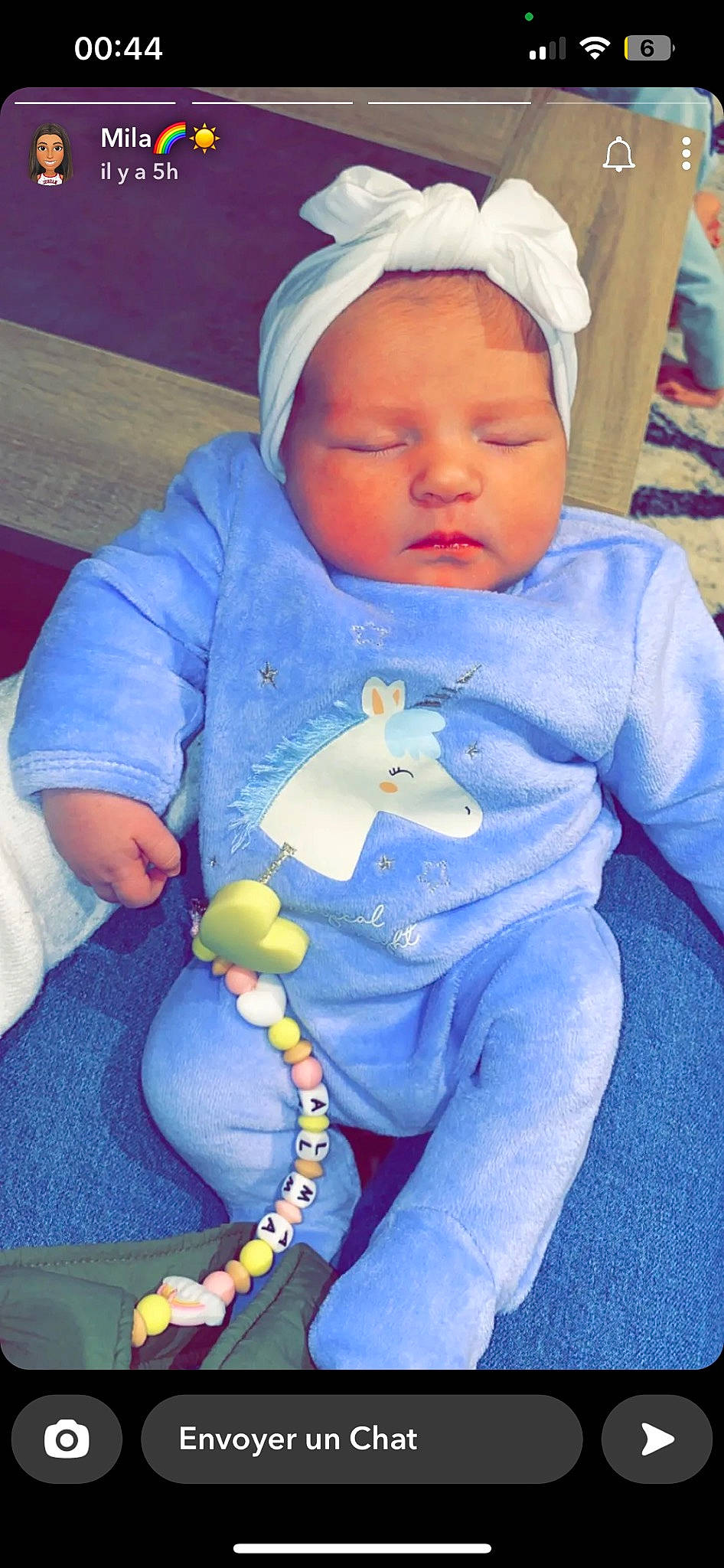 Alma a rejoint le concours — aidez-le/la à gagner de superbes lots ! baby, baby_products, baby_toddler_clothing, cheek, child, comfort, electric_blue, finger, fun, hand, headwear, mouth, nail, nose, organ, person, product, skin, sleeve, textile