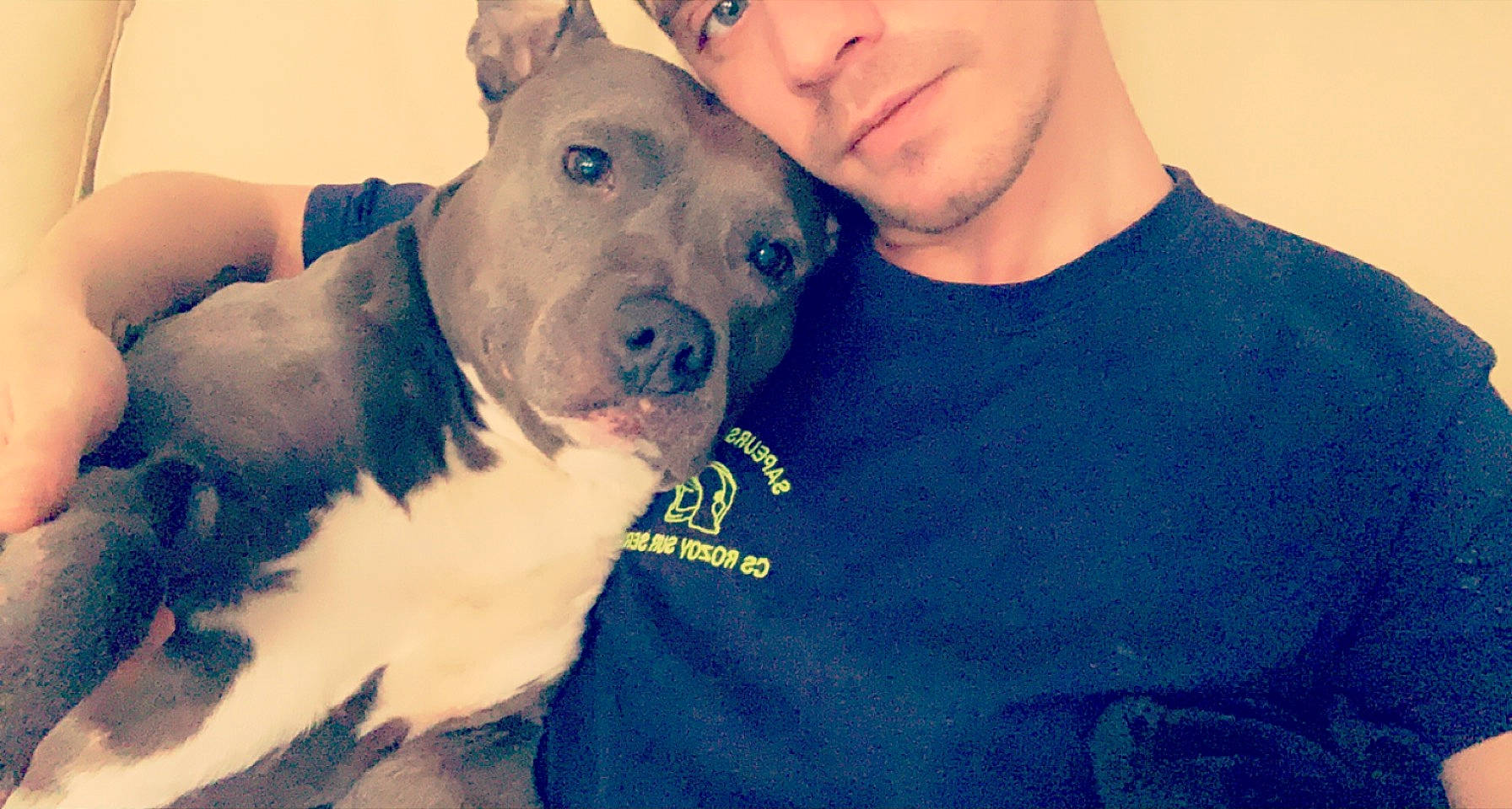 Lorka participe au concours pour gagner de l'argent avec cette photo : beard, canidae, carnivore, companion_dog, dog, dog_breed, elbow, fawn, fur, happy, head, jaw, neck, non_sporting_group, selfie, sleeve, snout, sporting_group, t_shirt, working_animal