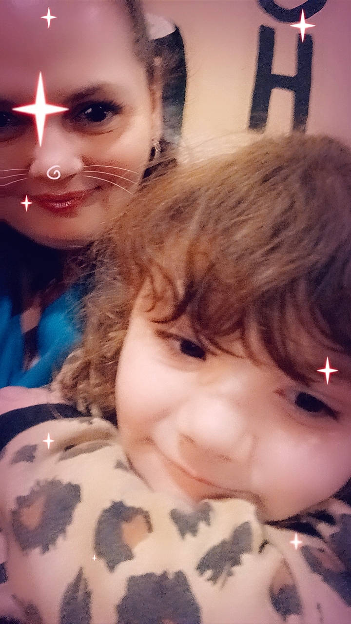 Taylor is registered to the contest to win money with this photo: cheek, eyebrow, eyelash, facial_expression, flash_photography, forehead, fun, gesture, hair, hairstyle, happy, head, human, iris, joy, lip, mouth, nose, organ, person