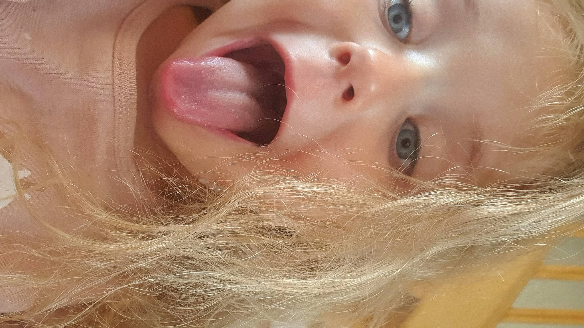 Myla a rejoint le concours — aidez-le/la à gagner de superbes lots ! beard, beauty, cheek, close_up, ear, eye, eyebrow, eyelash, forehead, iris, jaw, lip, mouth, neck, nose, person, skin, smile, snout, throat