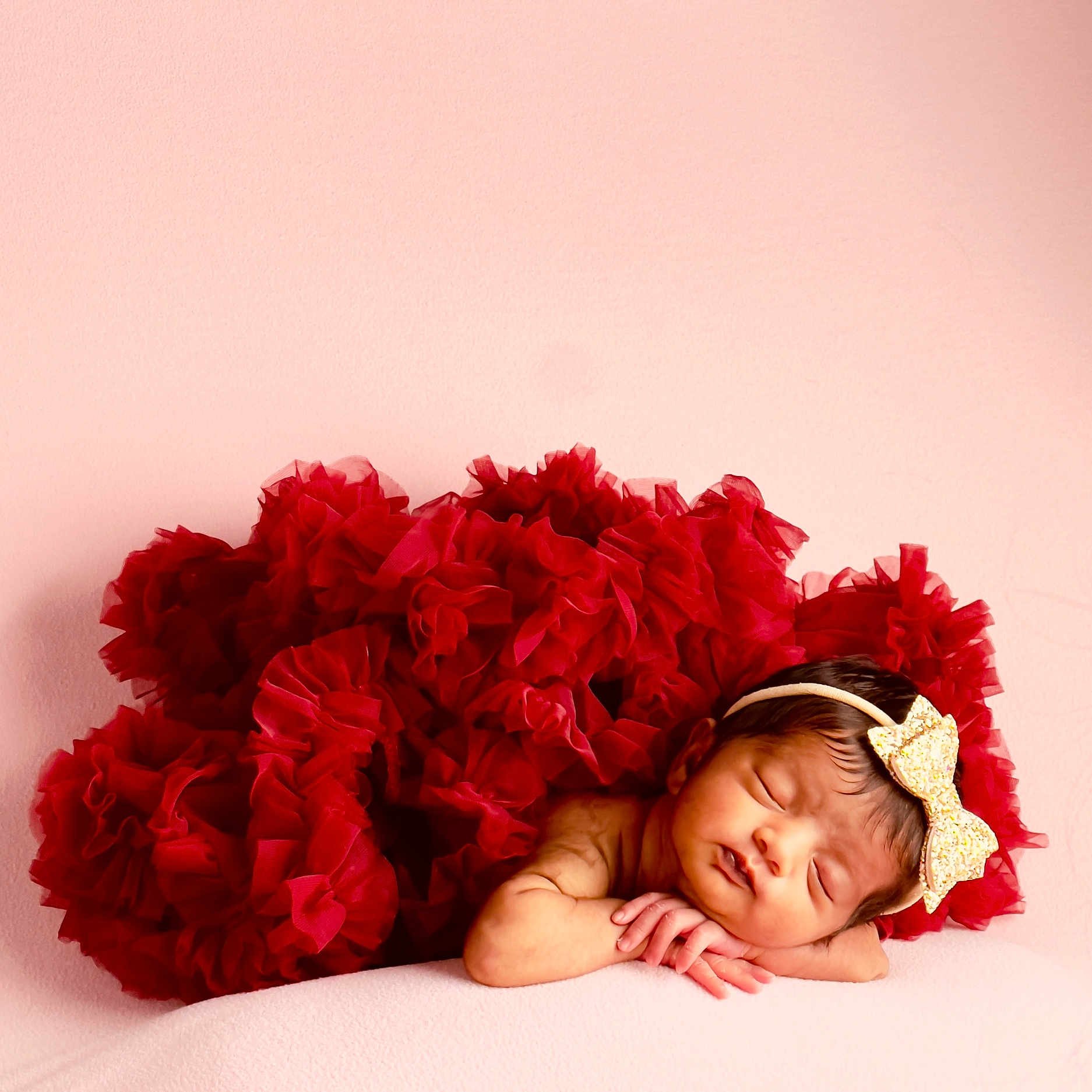 Arha is registered to the contest to win money with this photo: accessories, baby, blanket, bodypart, bonnet, carnation, clothing, face, finger, flower, hand, hat, head, newborn, person, photography, plant, portrait, rose, sleeping
