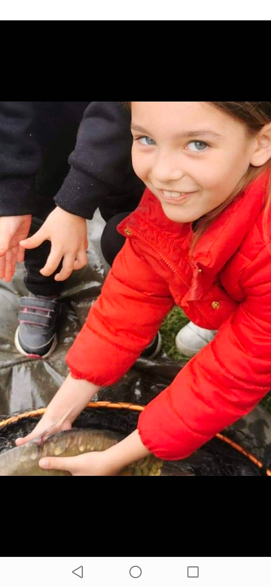 Louna participe au concours pour gagner de l'argent avec cette photo : child, child_model, headwear, joy, person, play