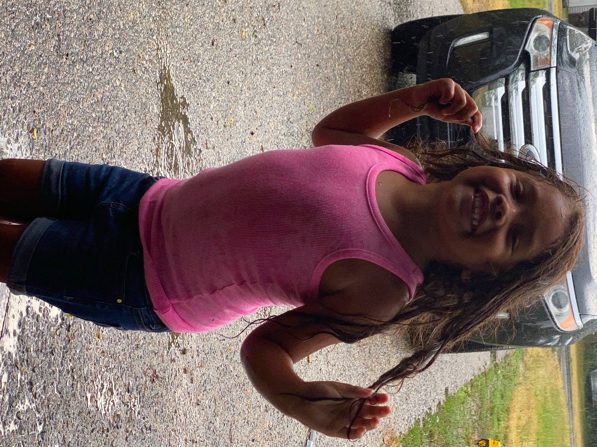 Larayah is registered to the contest to win money with this photo: arm, cool, fun, glasses, hand, joint, joy, leg, leisure, metal, person, photography, selfie, smile, sportswear, vacation