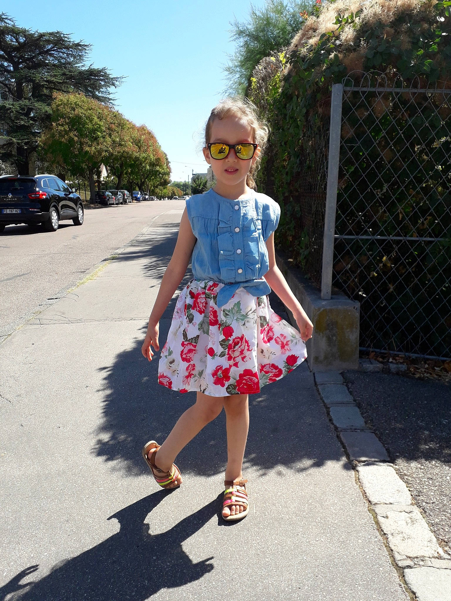 Ayna participe au concours pour gagner de l'argent avec cette photo : child, clothing, denim, design, dress, eyewear, fashion, footwear, glasses, headwear, pattern, person, pink, shoe, shoulder, snapshot, street_fashion, summer, sunglasses, textile