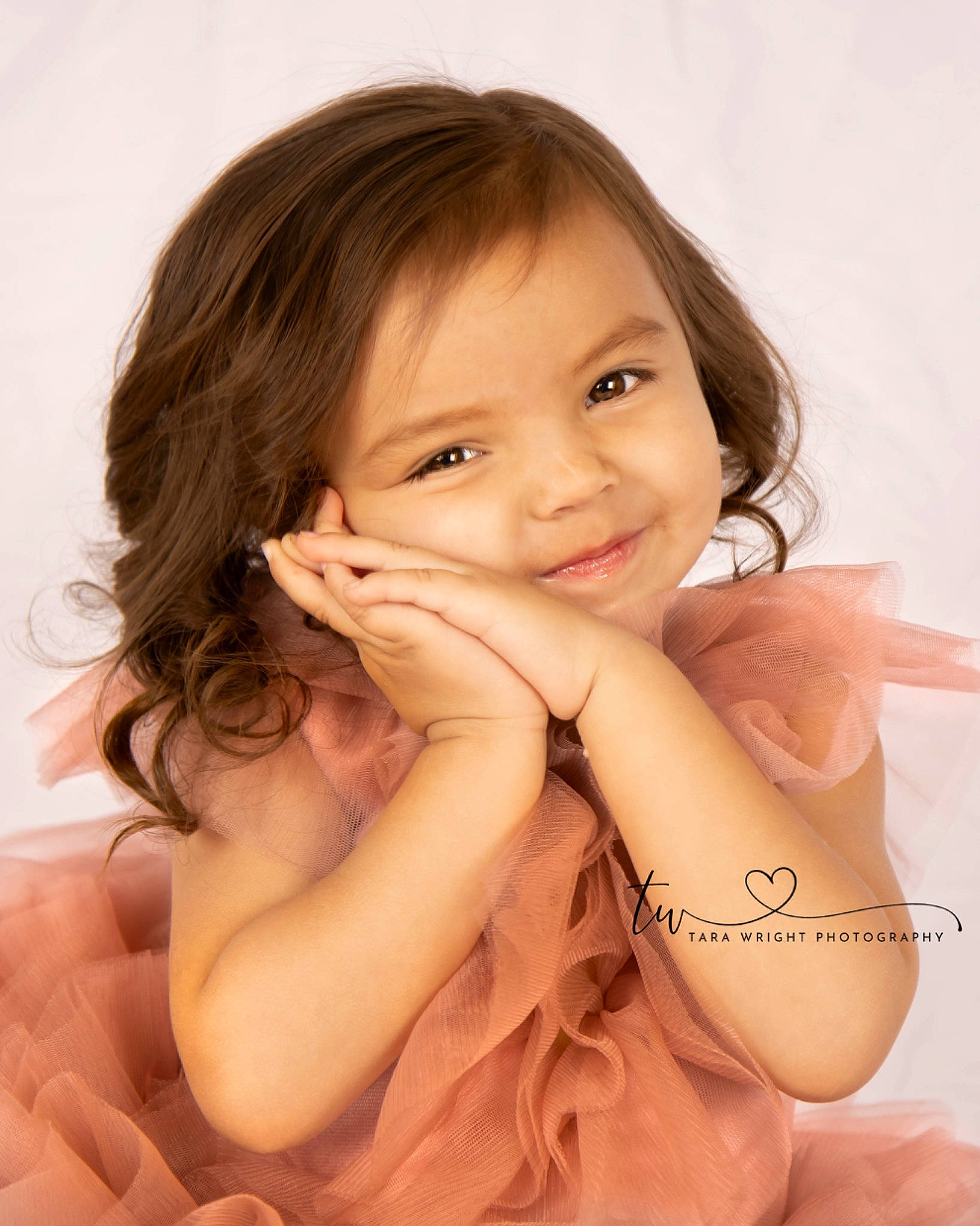 Sophia Rose is registered to the contest to win money with this photo: arm, cheek, chin, ear, eye, eyebrow, eyelash, face, facial_expression, hair, hand, human_body, joint, joy, lip, mouth, neck, nose, person, shoulder