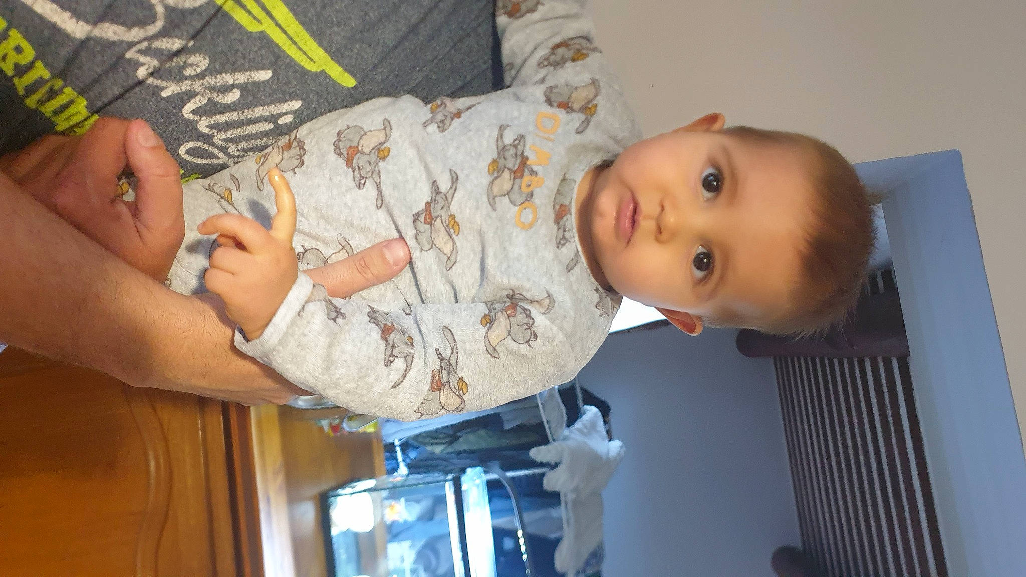 Mylan participe au concours pour gagner de l'argent avec cette photo : baby, baby_products, baby_toddler_clothing, cheek, child, comfort, food, fun, hand, human_body, joint, mouth, pattern, person, product, room, skin, textile, thigh, toddler