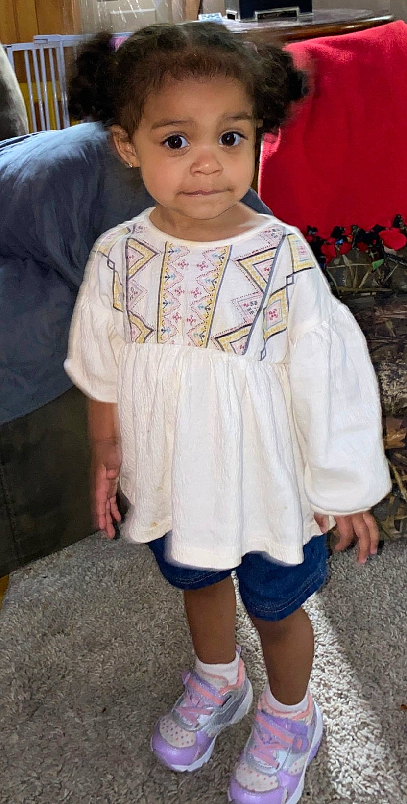 Illauni is registered to the contest to win money with this photo: child, child_model, clothing, pattern, person, sleeve, smile, toddler