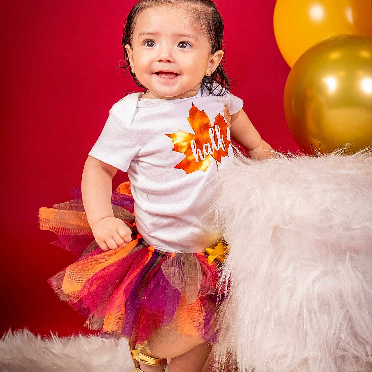 Valentina is registered to the contest to win money with this photo: baby, balloon, bodypart, child, clothing, dress, face, female, finger, flower, flowerarrangement, girl, hand, head, person, photography, plant, portrait, skirt, sphere