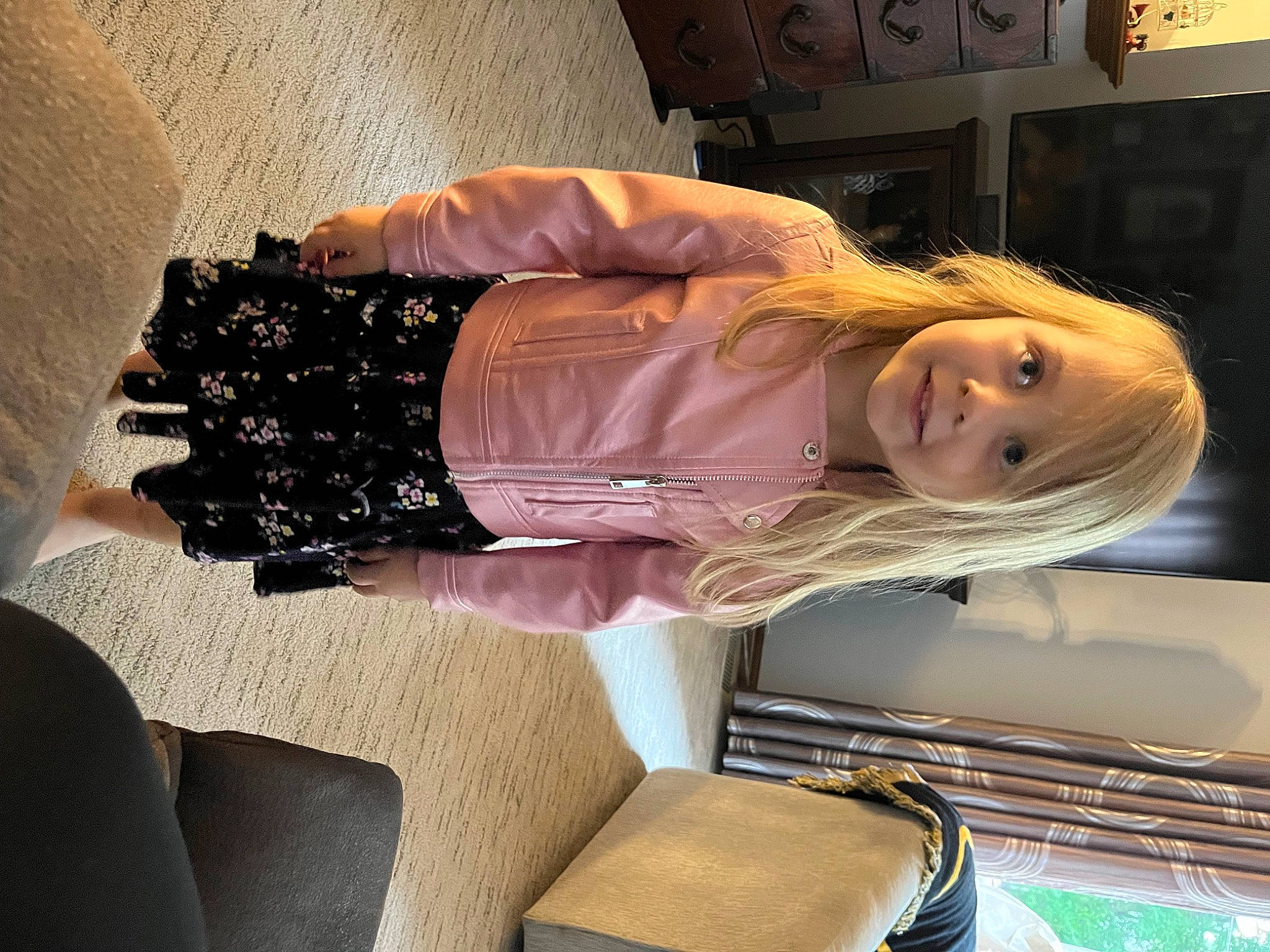 Amara is registered to the contest to win money with this photo: blond, comfort, fashion_design, fun, hair, human_leg, joy, knee, long_hair, luxury_vehicle, pattern, person, room, sitting, sleeve, thigh, waist